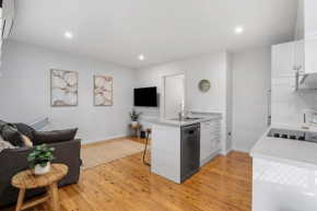 Beach & Brew-Modern 1-Bedroom in Trendy Merewether
